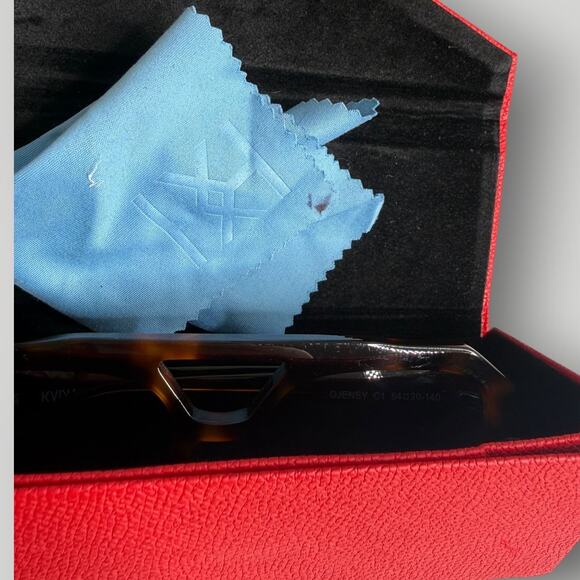 KVIKA GJENSY Classic Tortoise - Unisex Sunglasses main image 5